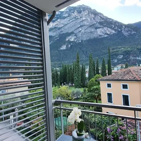 Il Mandorlo Fiorito Apartment Riva del Garda Exterior photo